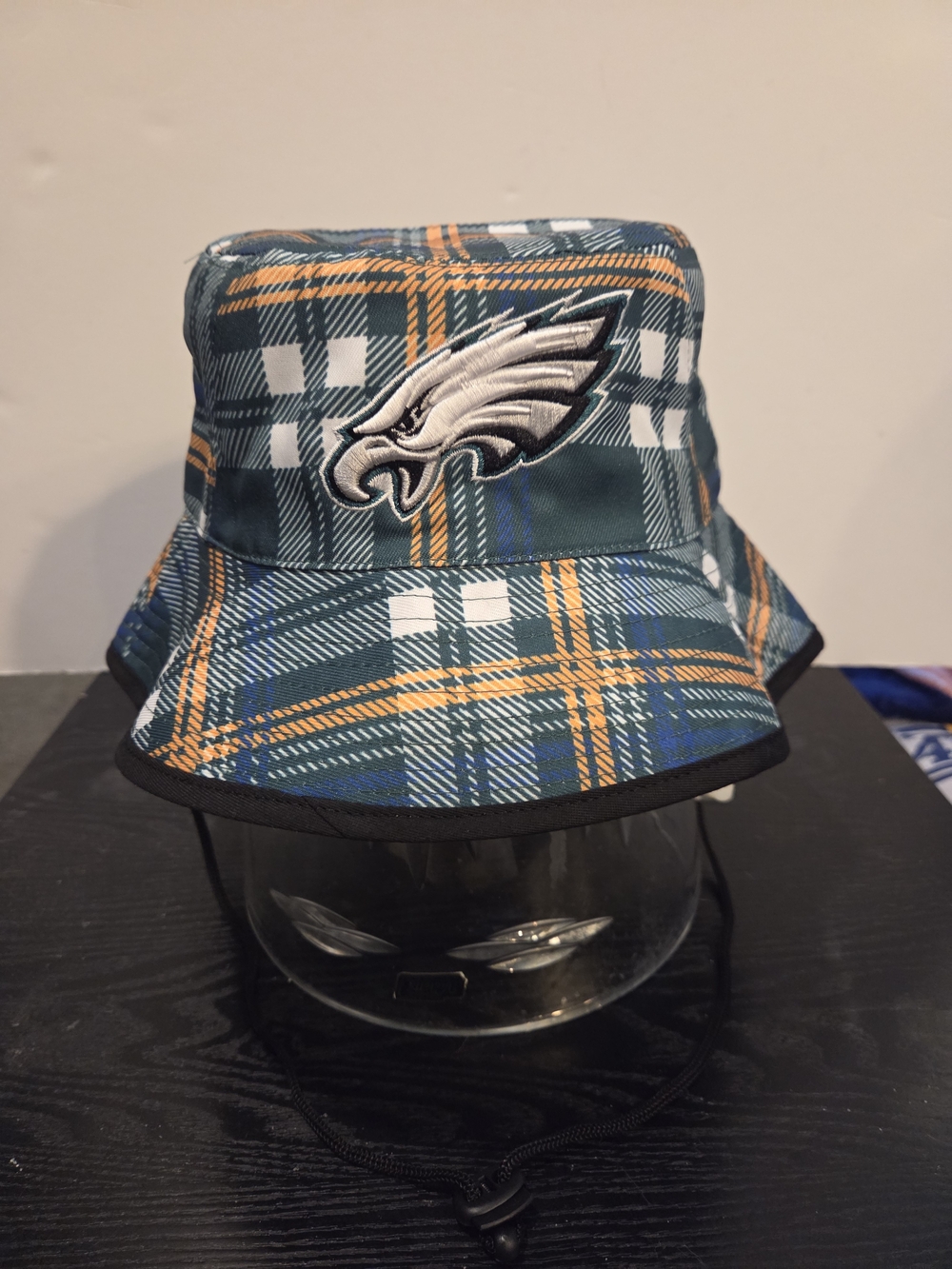 Philadephia Eagles NFL New Era Green Plaid Bucket Hat. New
